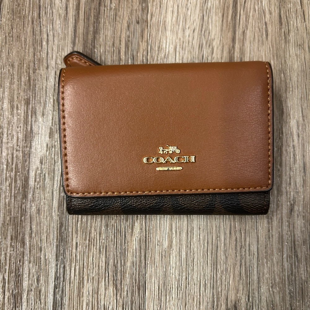 Coach Tan and Black Leather Wallet
